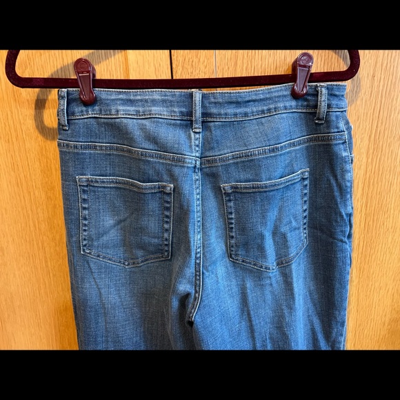 LOGO by Lori Goldstein Girlfriend High Rise 5 Pocket Ankle Jeans, Size 8 - Picture 6 of 7